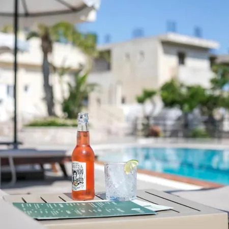 Aparthotel Vickys - 3*