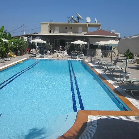 Vickys Aparthotel 3*