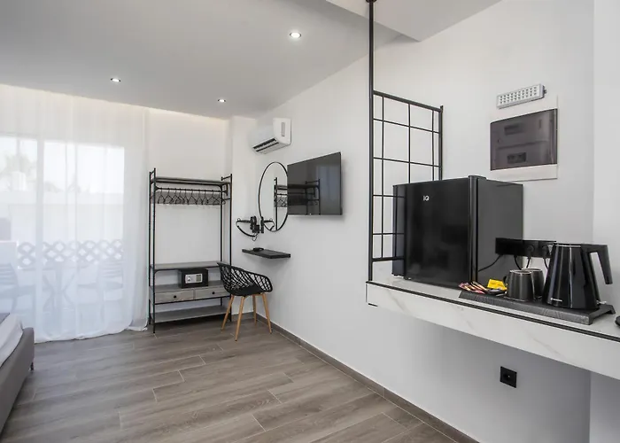 Vickys Aparthotel Faliraki