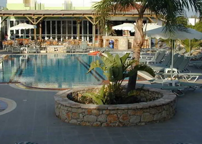 Vickys Aparthotel 3*