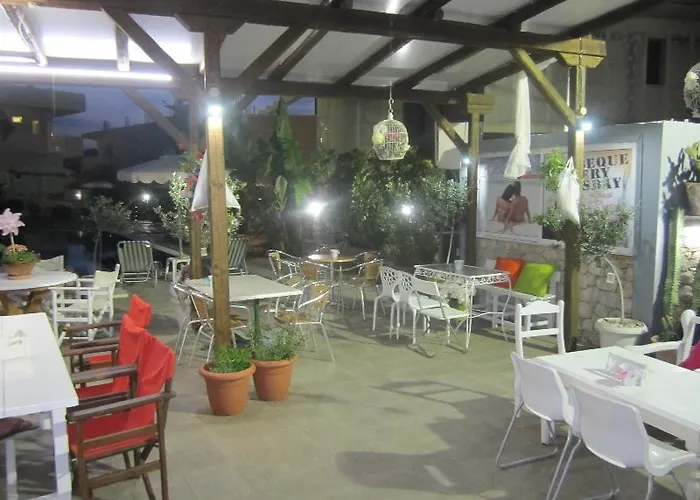 Vickys Aparthotel Faliraki