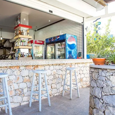 Vickys Faliraki Апарт-готель