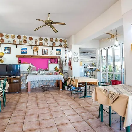 Апарт-готель Vickys Faliraki Rhodes City